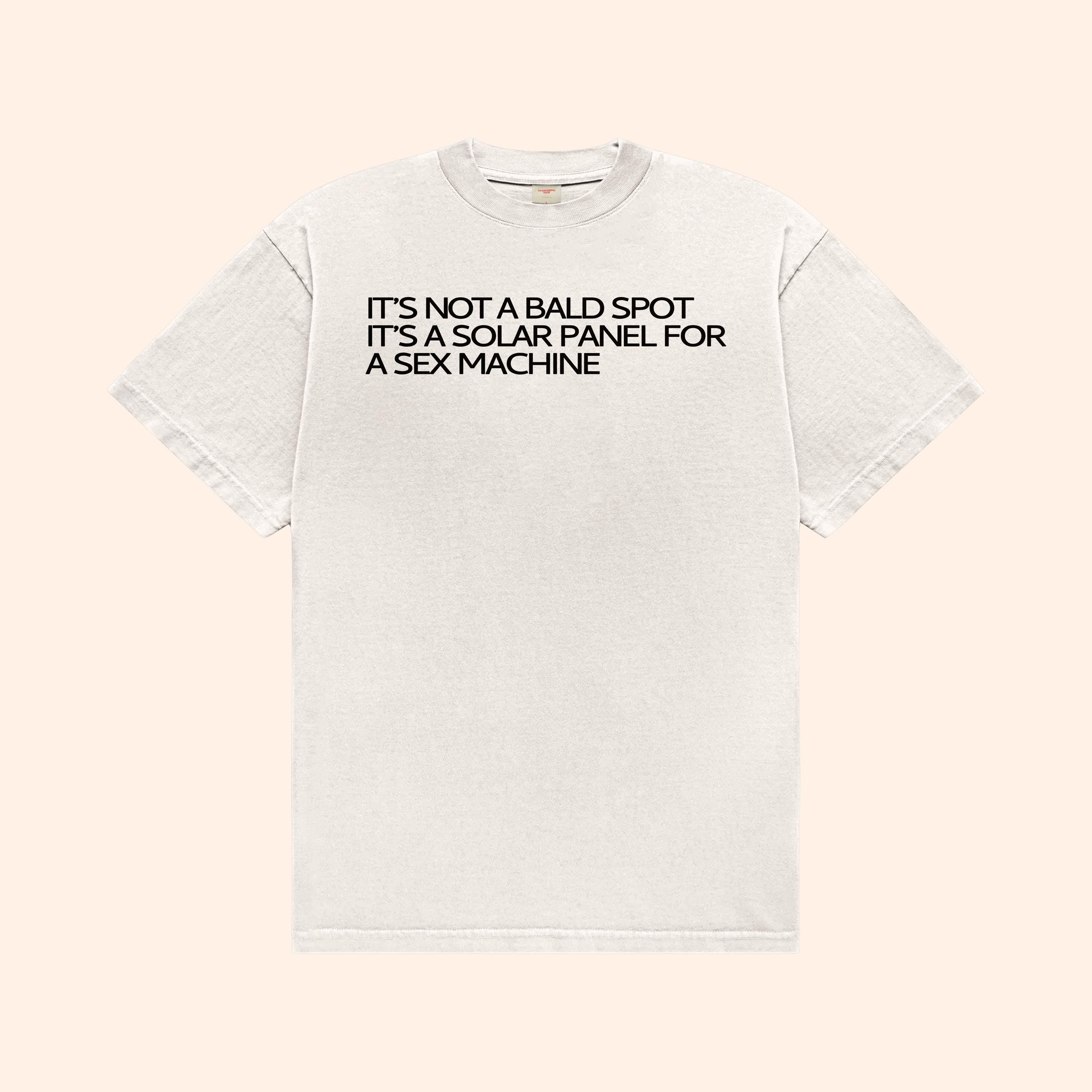 Non è una chiazza calva, è un pannello solare per una macchina del sesso T-Shirt