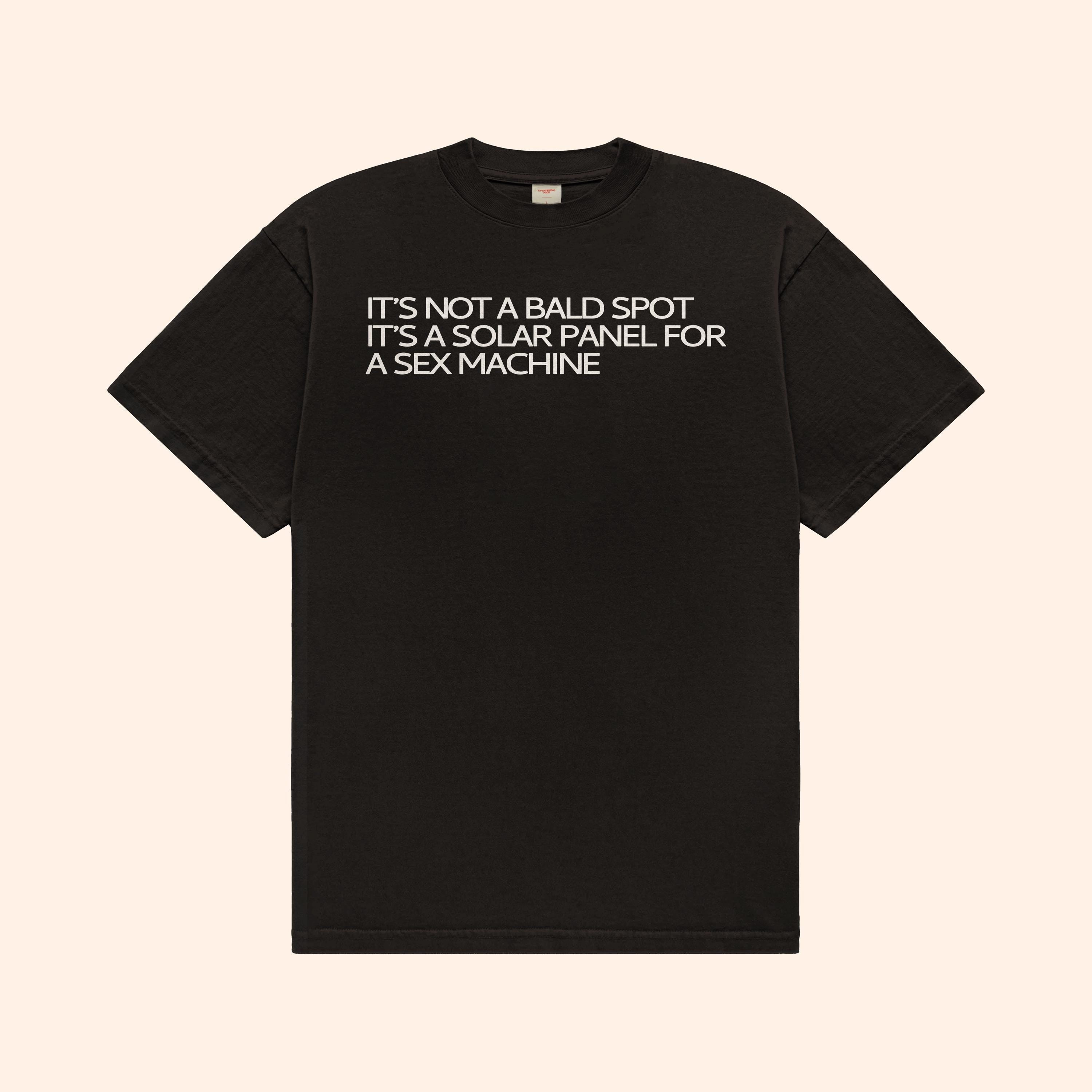 Non è una chiazza calva, è un pannello solare per una macchina del sesso T-Shirt
