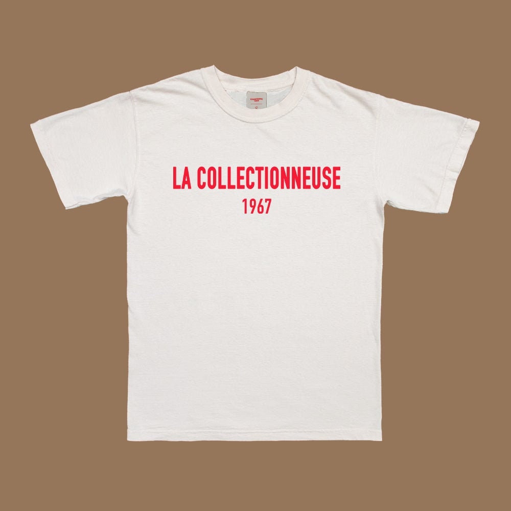 T-shirt blanc La collectionneuse 1967, impression rouge centrale, col rond