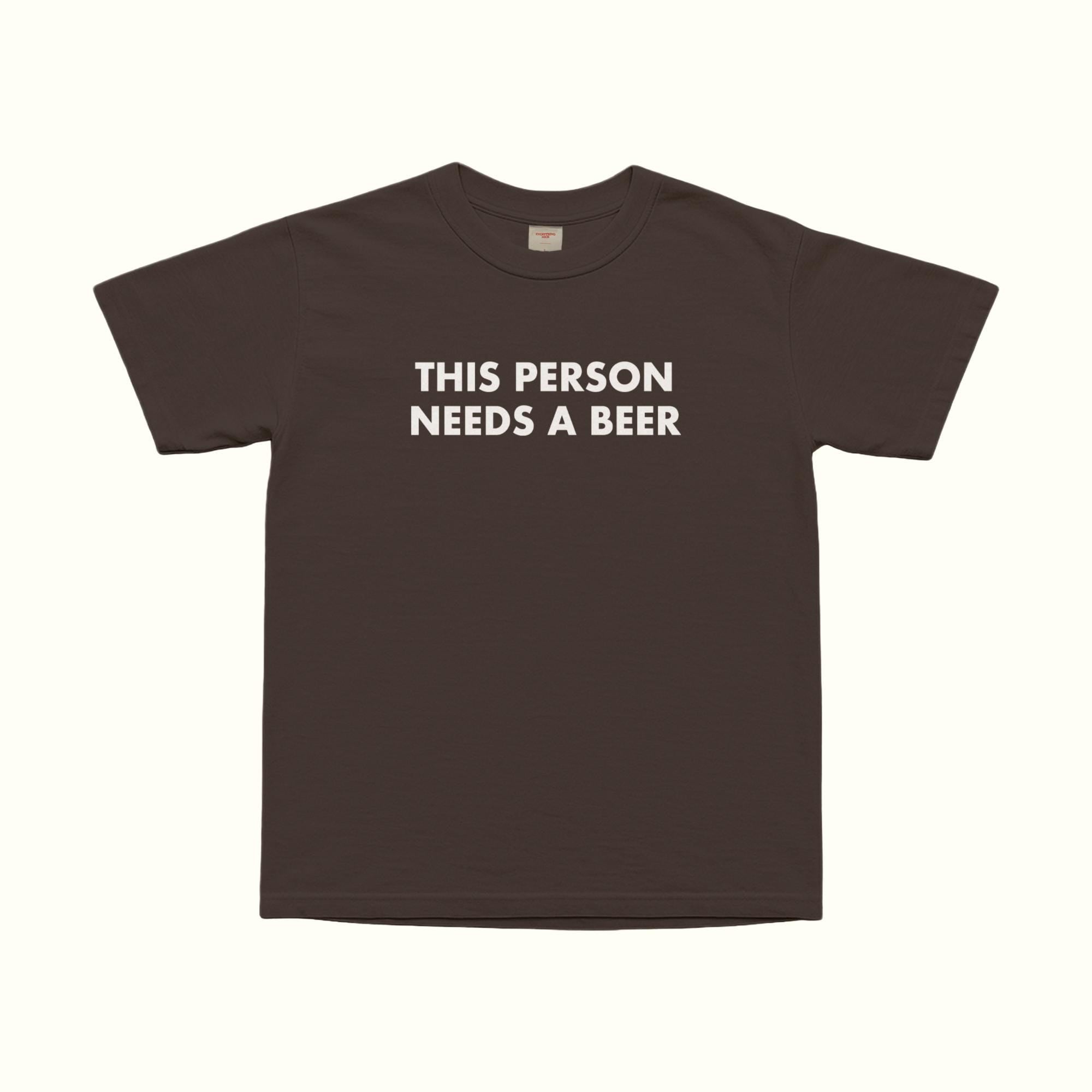 Esta persona necesita una camiseta de cerveza