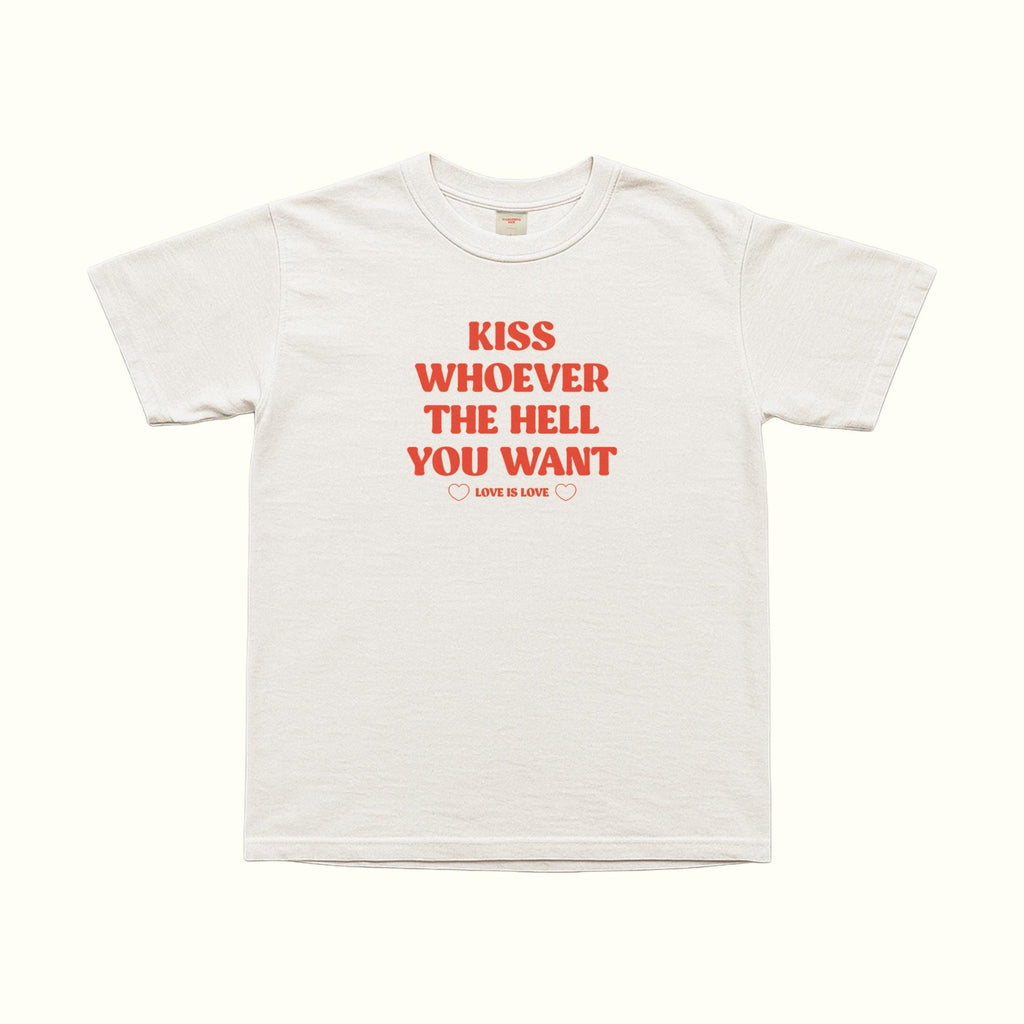 Camiseta Besa a Quien Te Dé La Gana