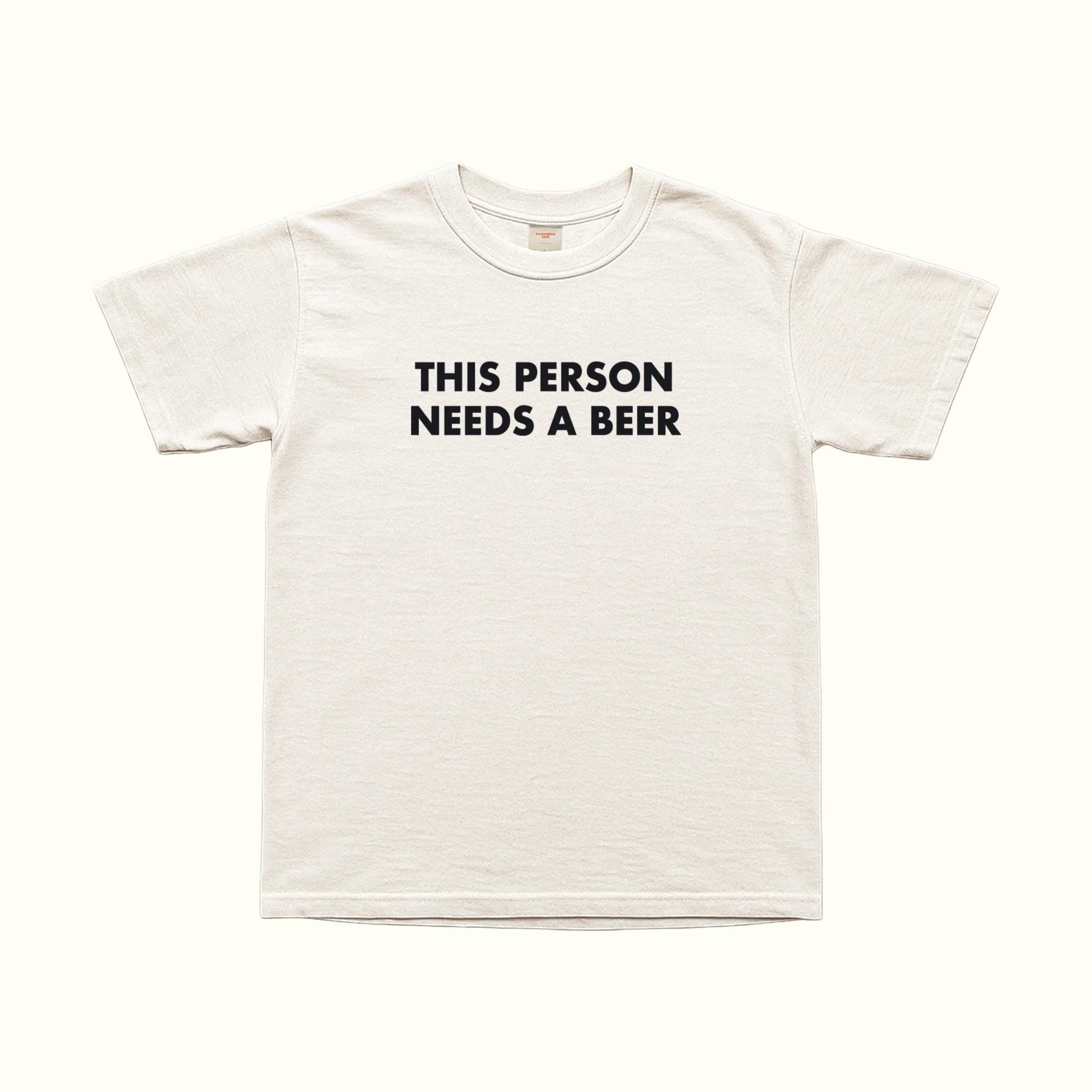 Esta persona necesita una camiseta de cerveza