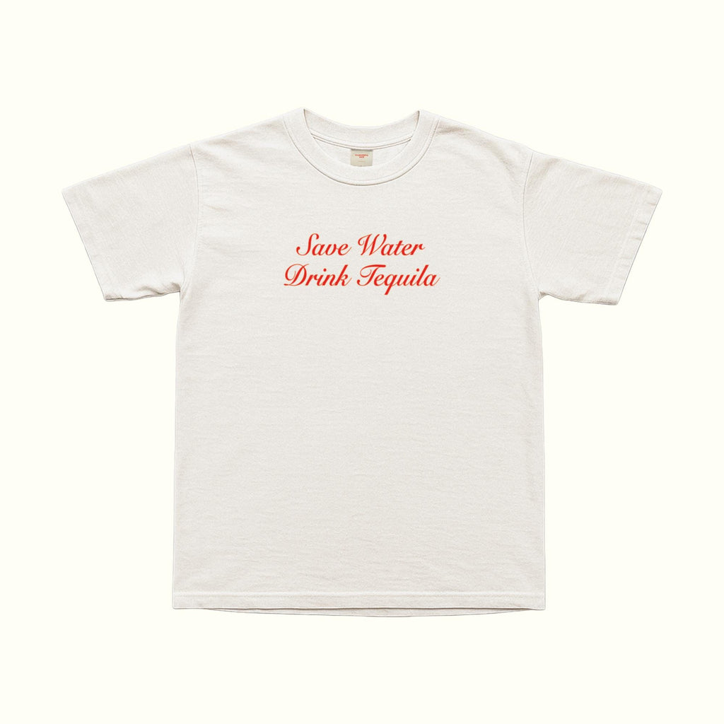Save Water Drink Tequila T-Shirt blanca con lettering rojo en el pecho
